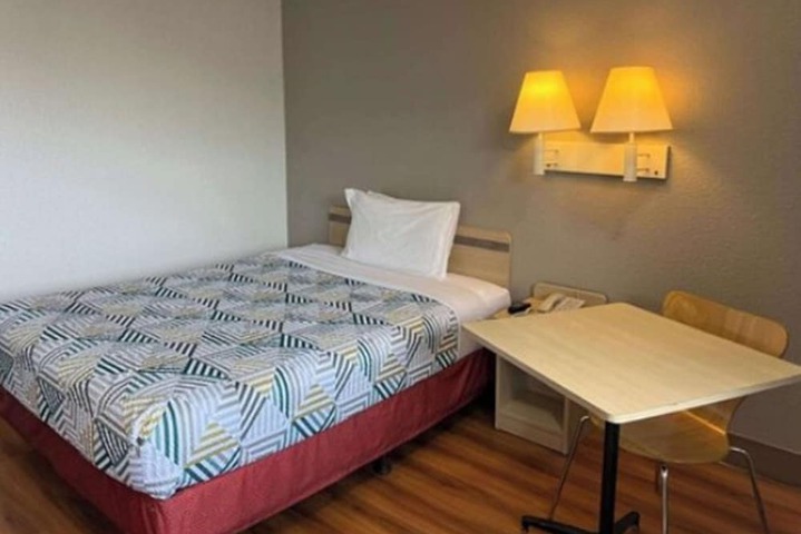 Room 15 of 26