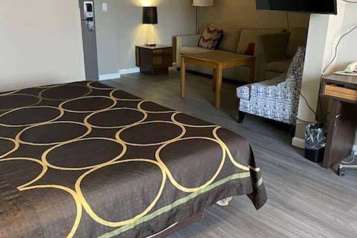 Room 7 of 19