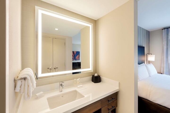 Room 14 of 36
