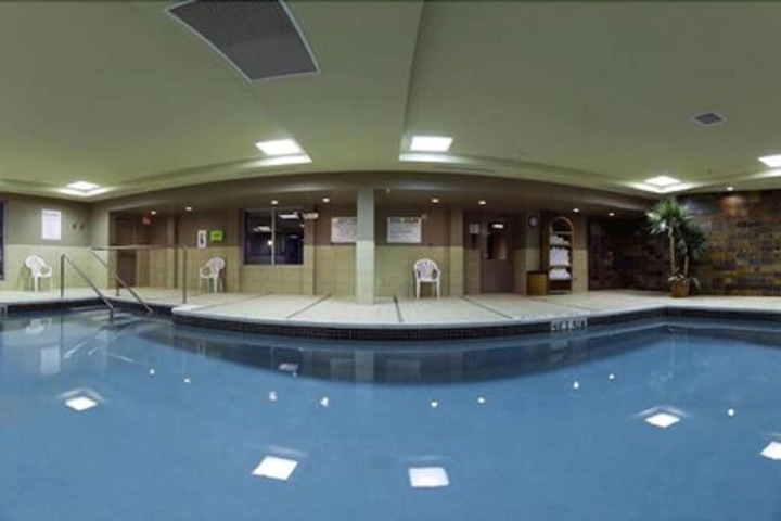 Pool 10 of 65
