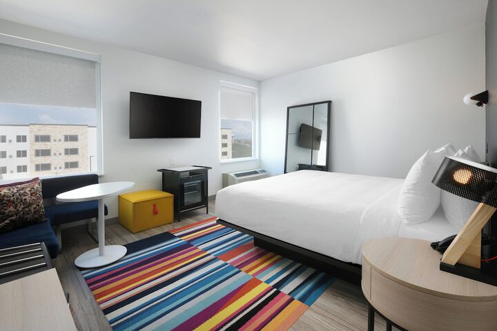 Room 13 of 35