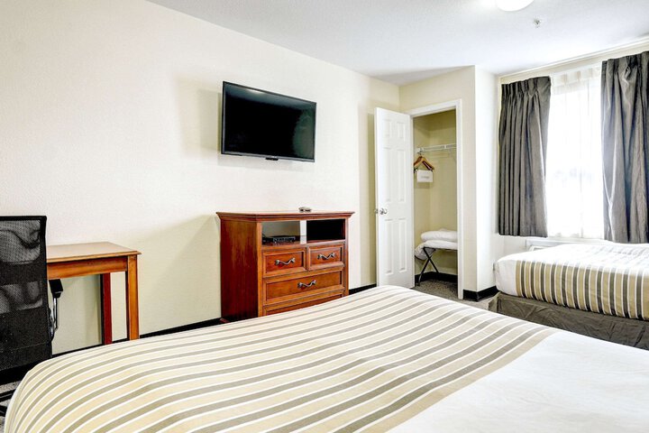 Room 35 of 46