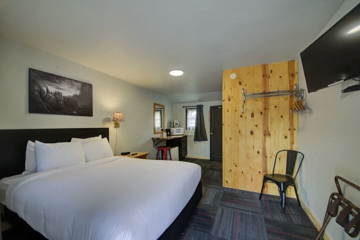 Room 12 of 12