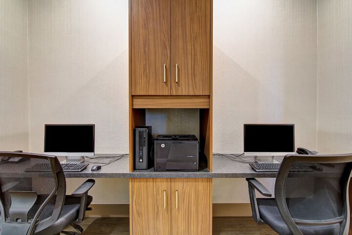 Business Center 43 of 43