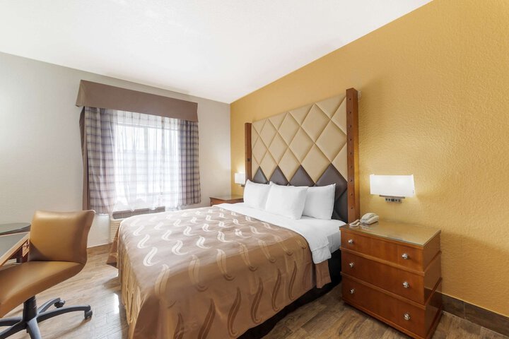 Room 28 of 81