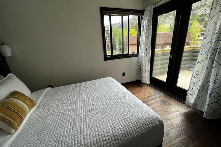 Room 41 of 83