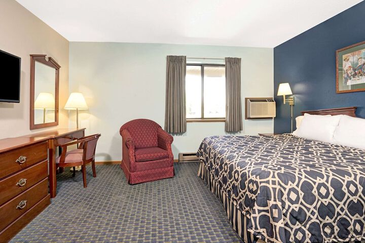 Room 5 of 14