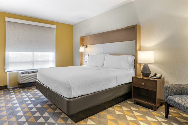 Room 18 of 25