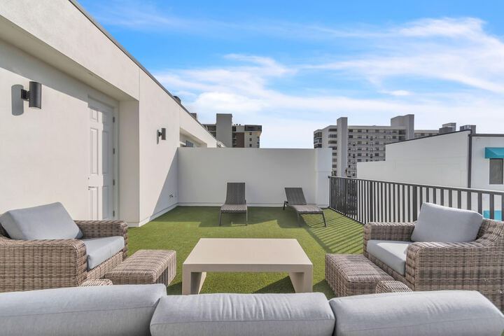 Azul Townhomes A4 - Sunset