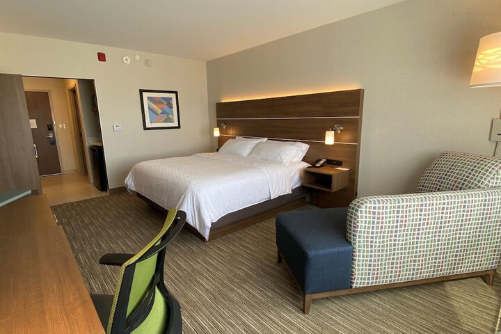 Room 18 of 46