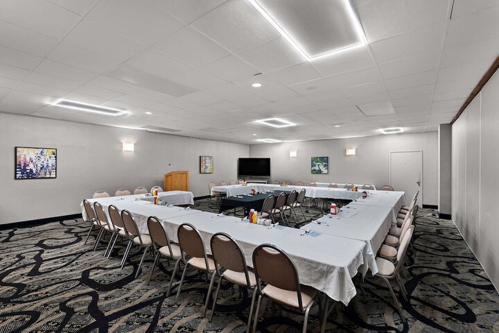 Wyndham Garden Ankeny / Des Moines