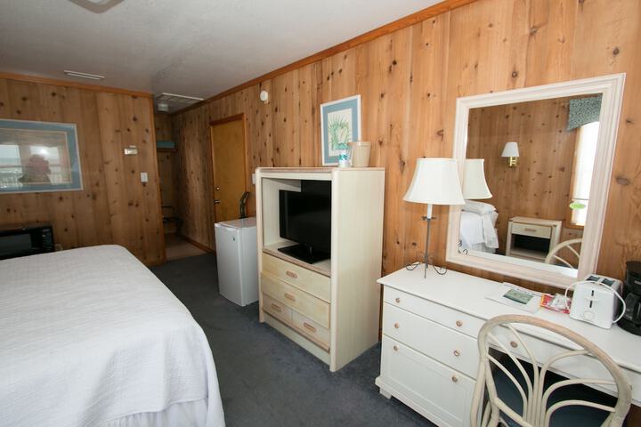 Room 25 of 199