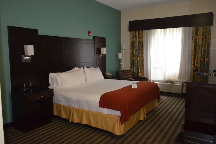 Room 35 of 51