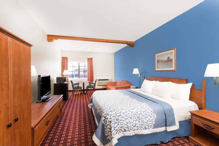 Room 18 of 27