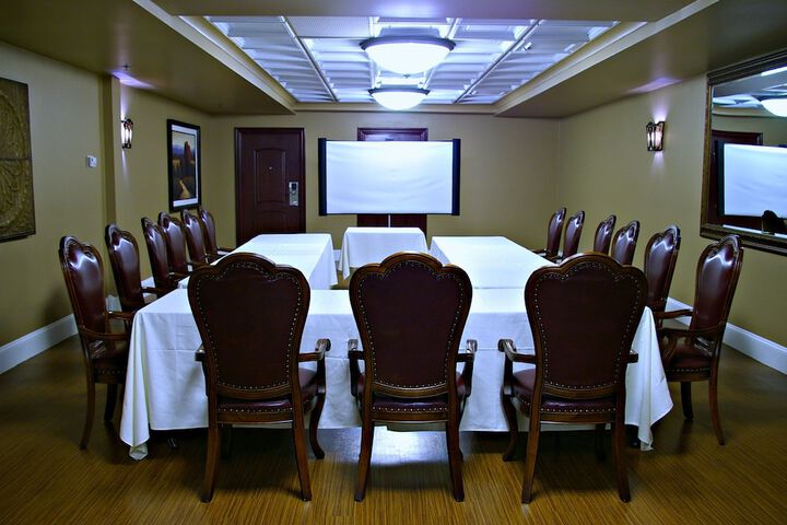 Grant Hall Hotel