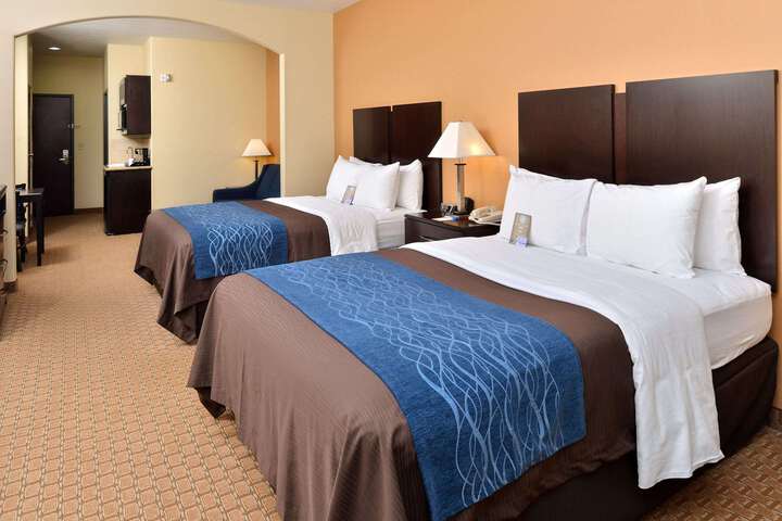 Comfort Inn & Suites (Formerly Executive Inn & Suites Mexia)