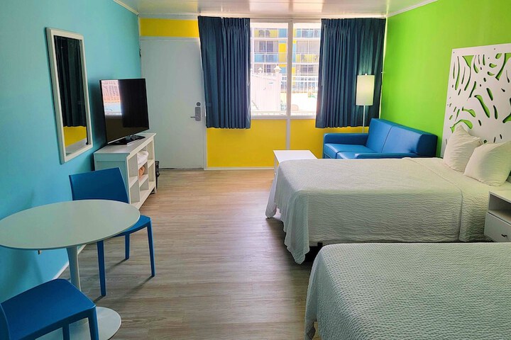 Room 28 of 35