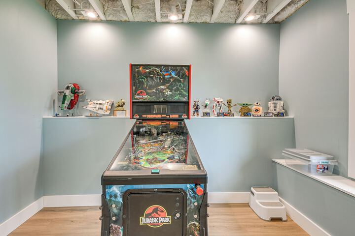 Steps From Oneida Lake: Spacious Gem w / Game Room!