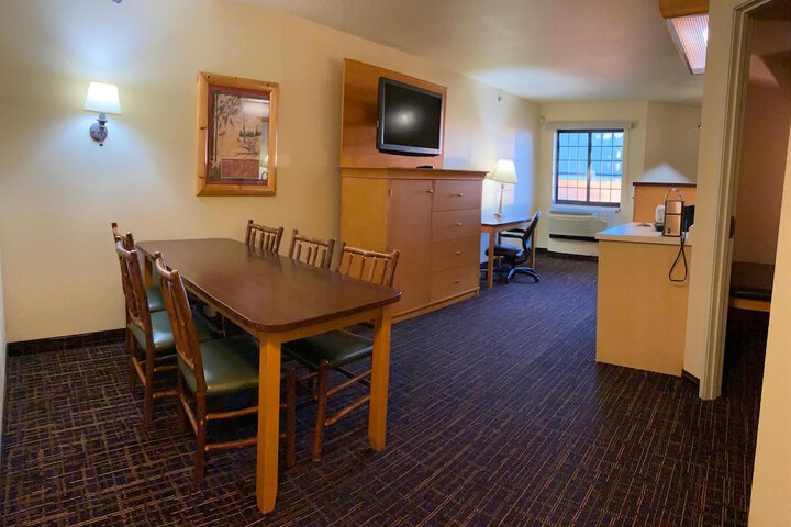 Tundra Lodge