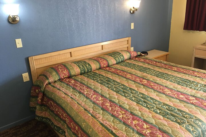 Room 12 of 37