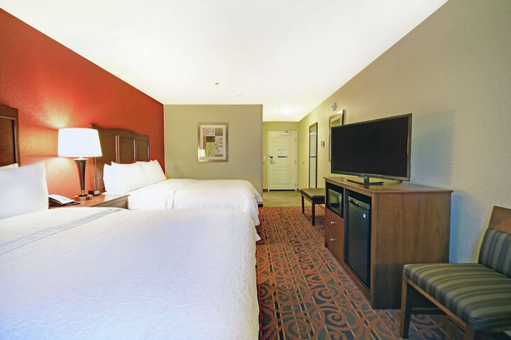 Hampton Inn & Suites Milwaukee / Franklin