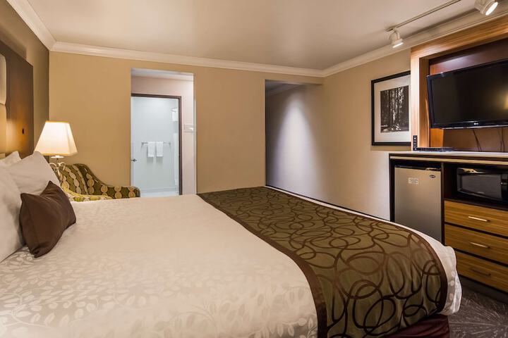 Room 51 of 93