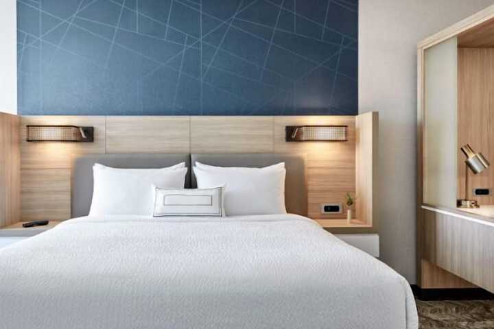 Room 16 of 30