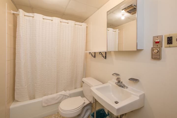 Room 12 of 29