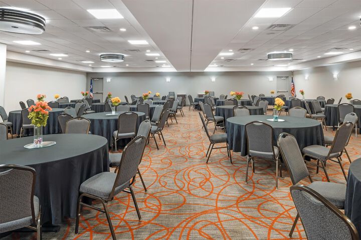 Best Western Plus Miamisburg-Dayton Suites Banquets & Hotel
