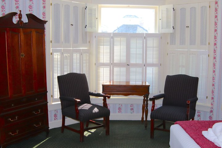 Room 100 of 113