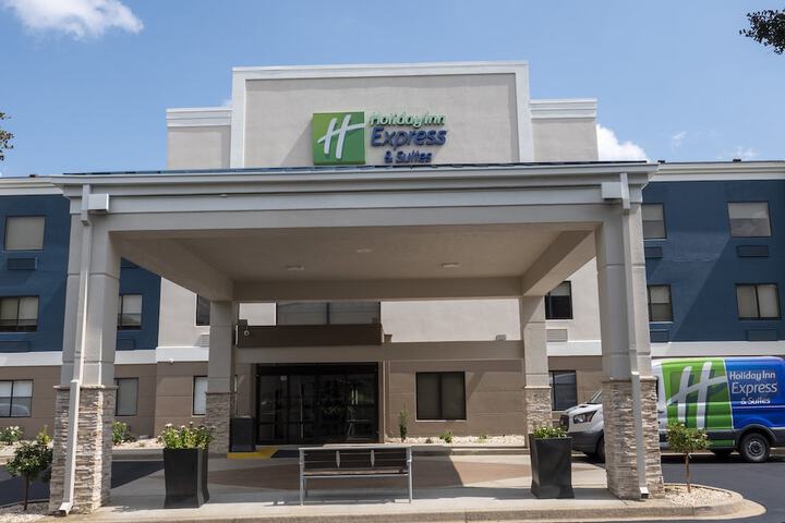 Holiday Inn Express & Suites Greenville Airport by IHG