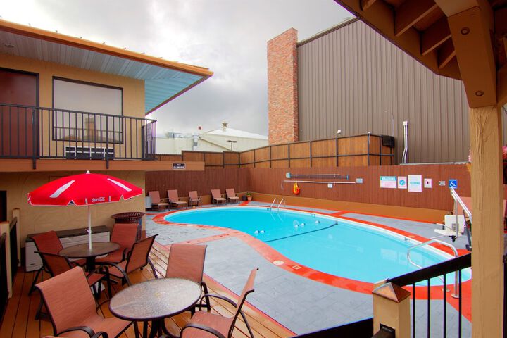 Pool 10 of 62