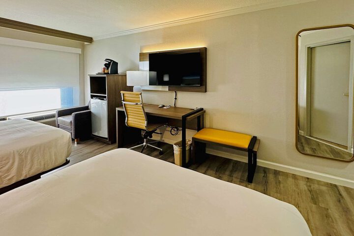 Room 8 of 15
