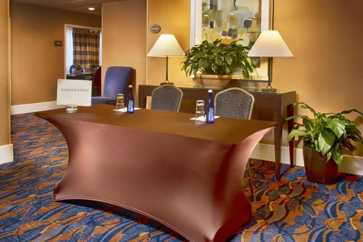 DOUBLETREE BY HILTON NORWALK