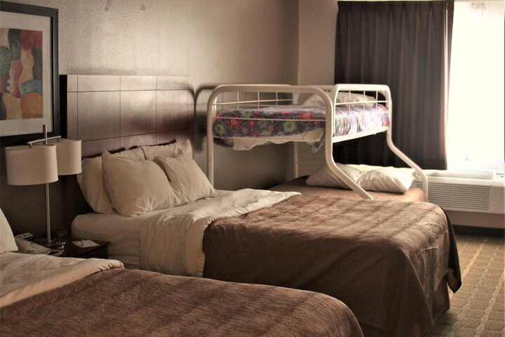 Room 17 of 25