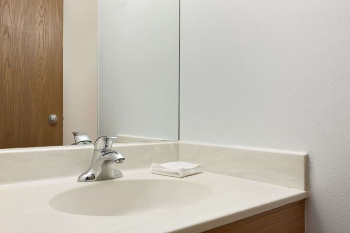 Room 7 of 14