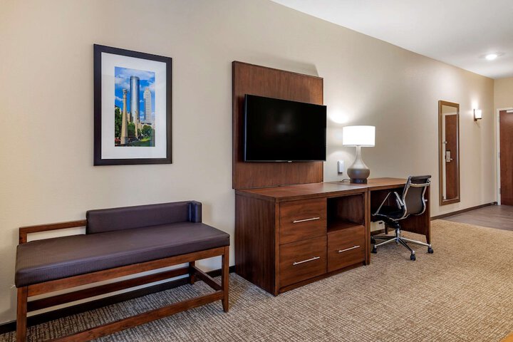 Comfort Suites Newnan