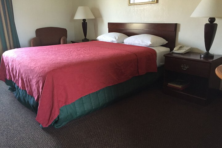 Room 10 of 16