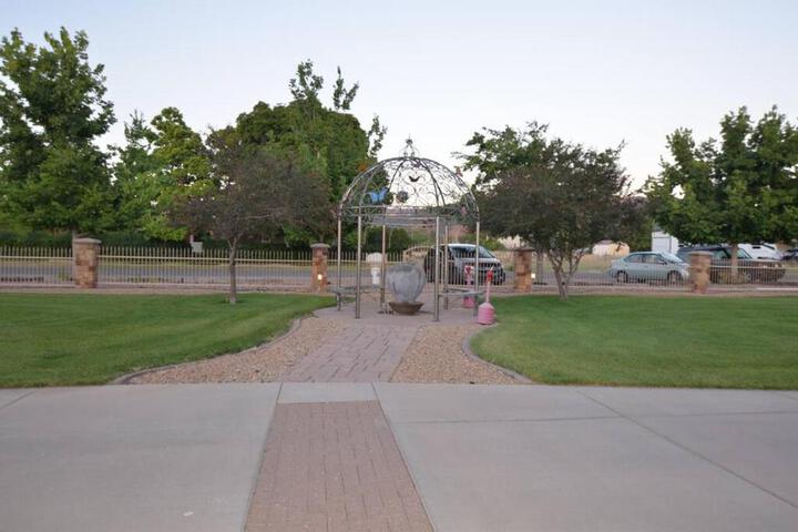 Tacit Shadow Resort Paradise Deluxe Suite Gym, Coffee Bar, Hot-Tub, Free Laundry, Food Available