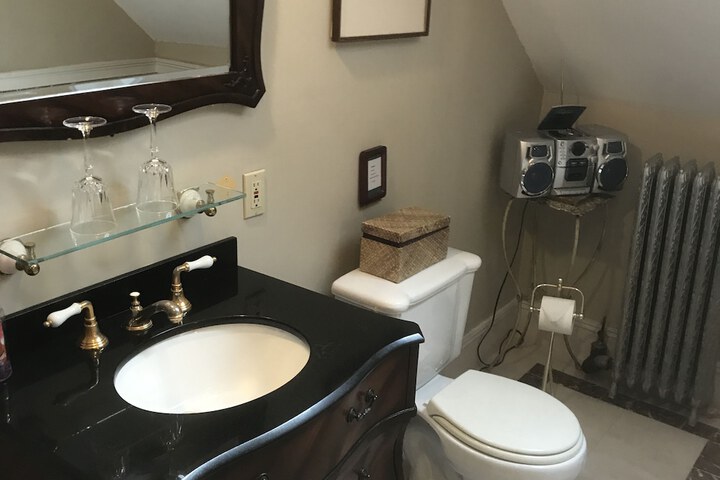 Room 9 of 24
