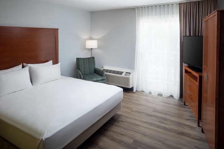 Room 10 of 35