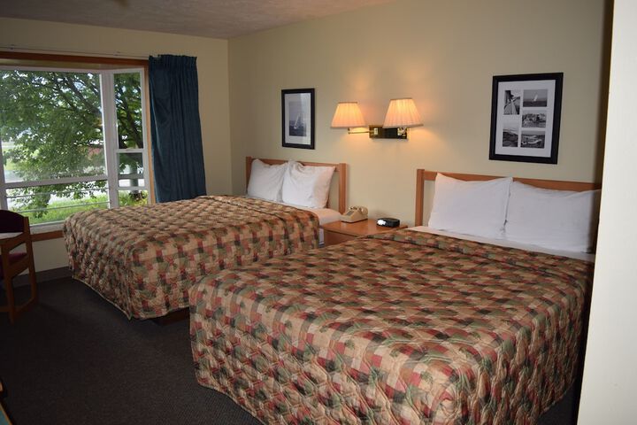 Room 7 of 33