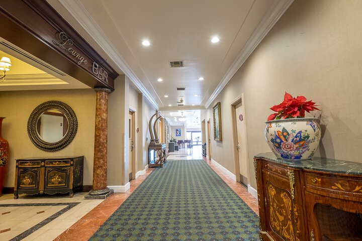 Ballroom/Hall 16 of 16