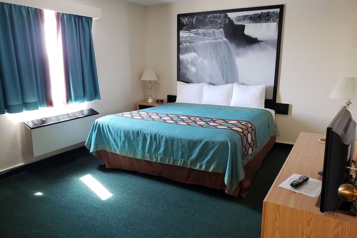 Super 8 by Wyndham Moose Jaw SK