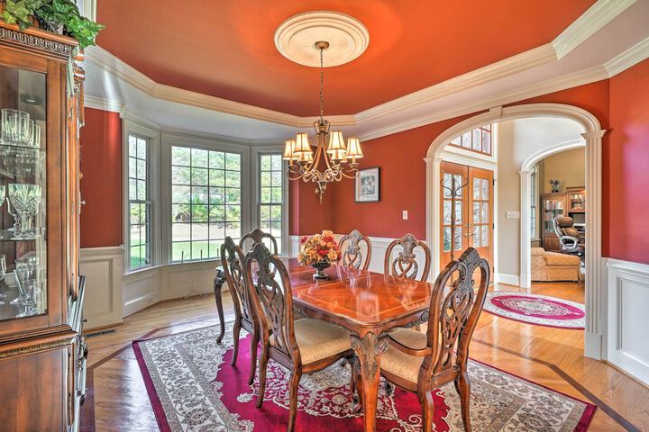 Luxury Estate: Game Room & Pickleball Court