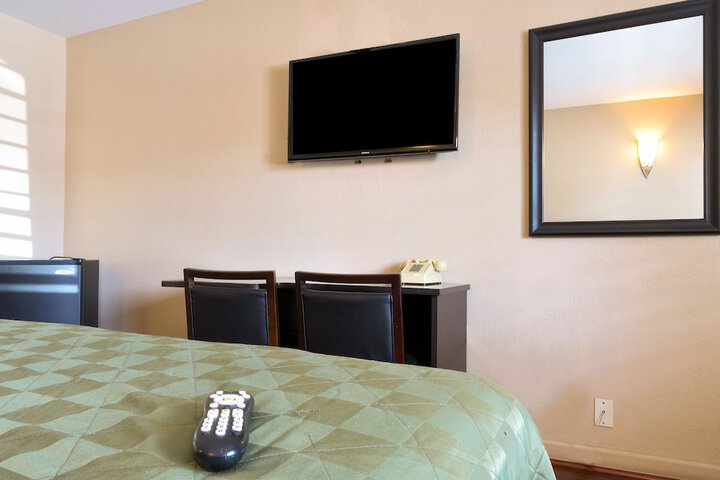 Room 12 of 35