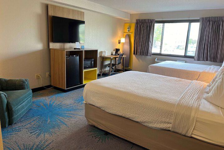 Room 27 of 34