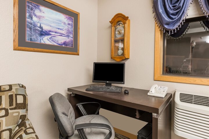 Business Center 16 of 16