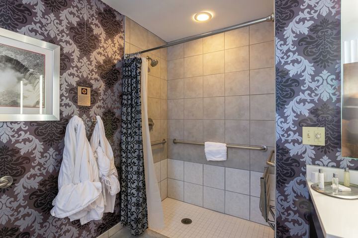 The Giacomo Niagara Falls NY an Ascend Collection Hotel