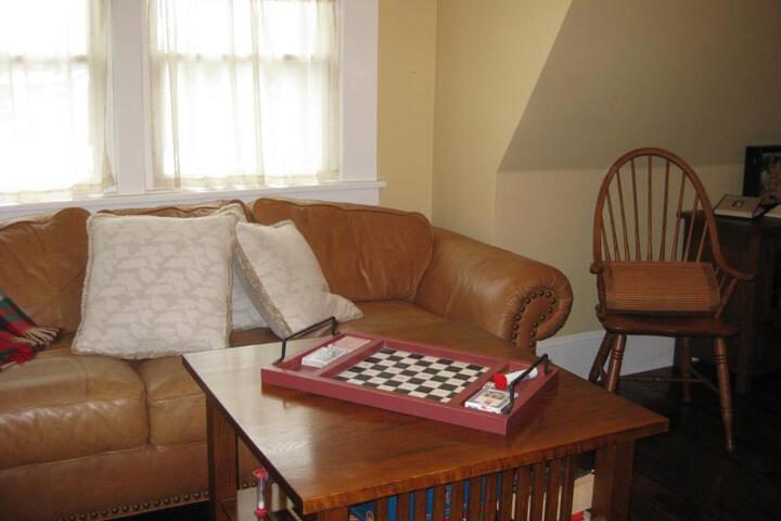Riverside Gables Bed and Breakfast